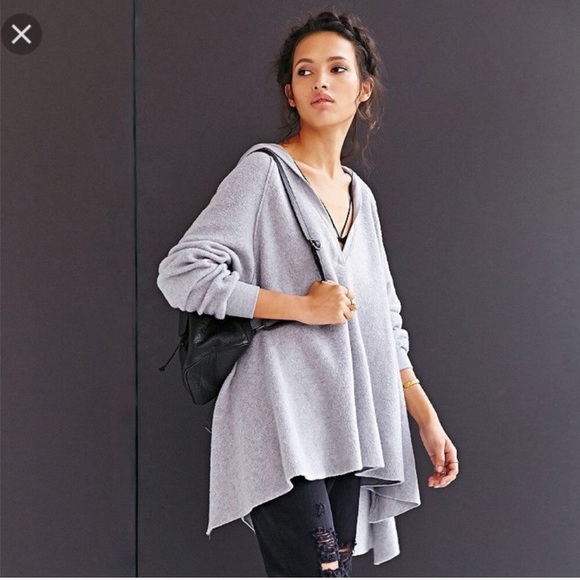 Project Social T Tops - UO Oversized Grey Sweater